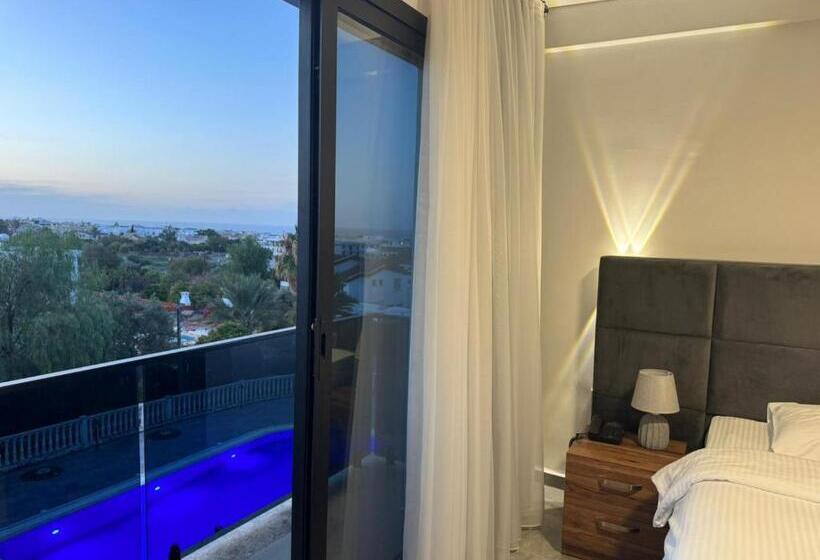 オーシャンビュースタンダードルーム, Suya Boutique