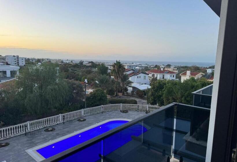 ペントハウススイート, Suya Boutique