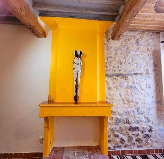 Полулюкс, Au Puits De La Fontaine