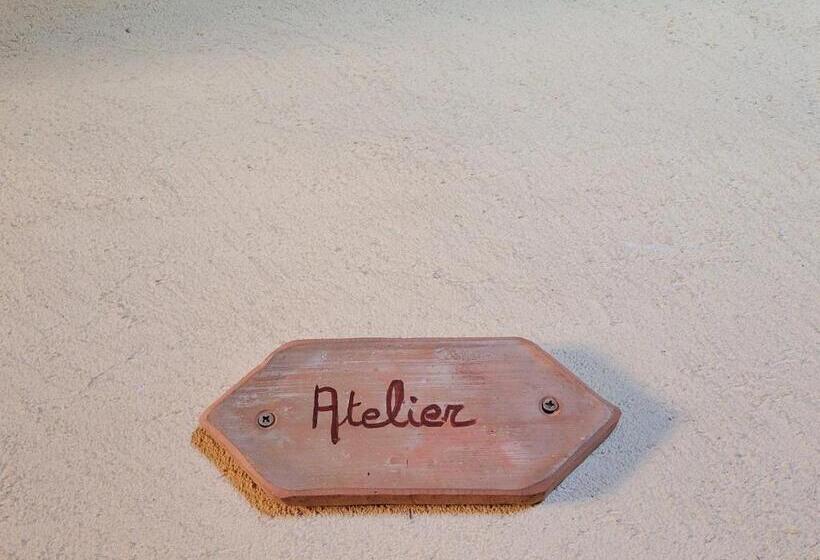 Полулюкс, Au Puits De La Fontaine