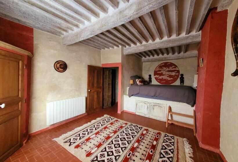 Четырехместный Номер Стандарт Вид на Сад, Au Puits De La Fontaine