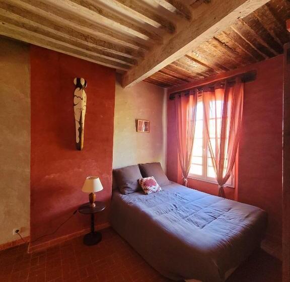 Четырехместный Номер Стандарт Вид на Сад, Au Puits De La Fontaine