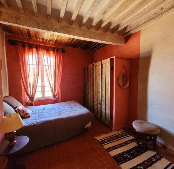 Четырехместный Номер Стандарт Вид на Сад, Au Puits De La Fontaine