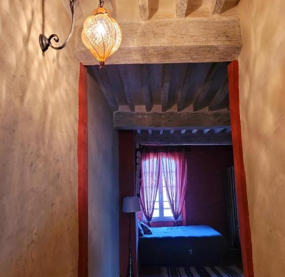 Четырехместный Номер Стандарт Вид на Сад, Au Puits De La Fontaine