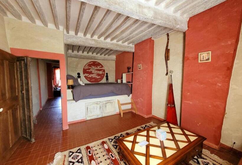 Четырехместный Номер Стандарт Вид на Сад, Au Puits De La Fontaine