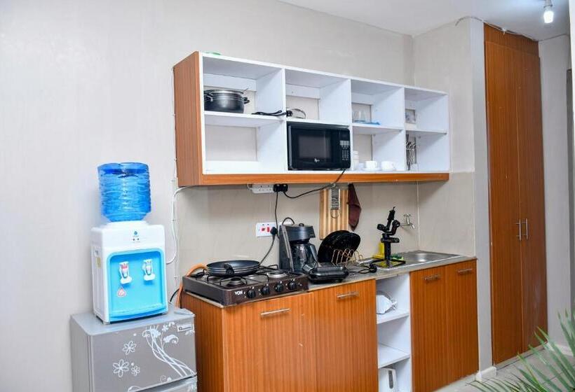 اتاق اکونومی, Jojovial Homes