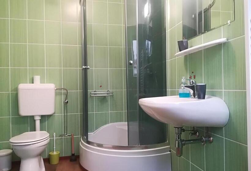 スイート（家族用）, Vár Liget Vendégház