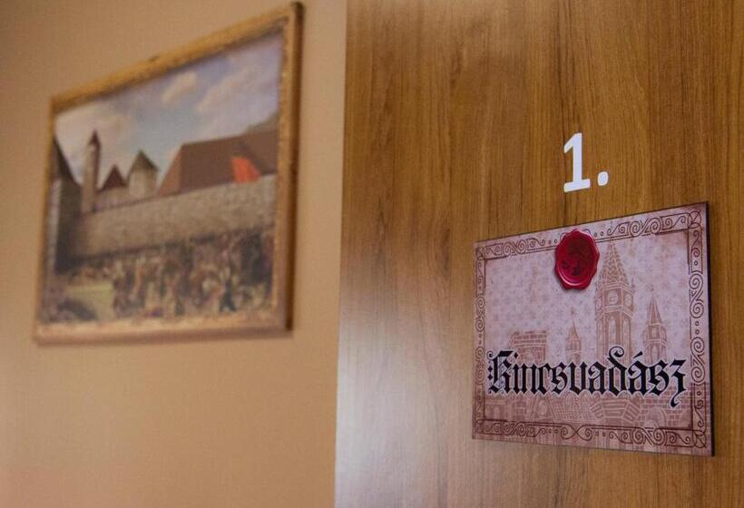 标准三人间, Vár Liget Vendégház