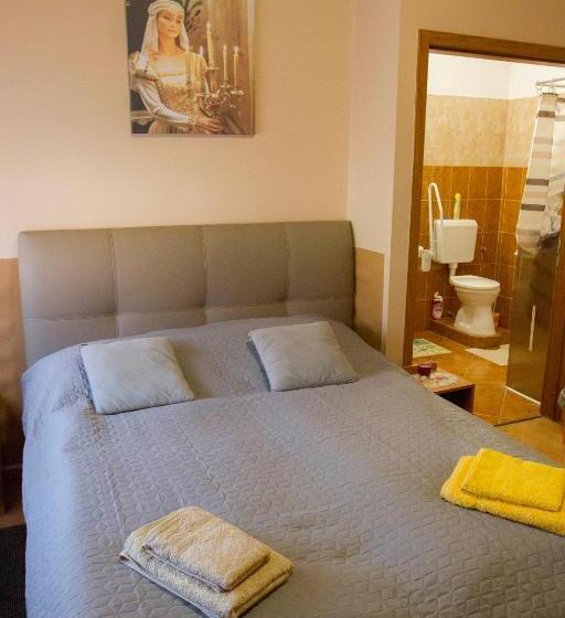 身障者適用スタンダードルーム, Vár Liget Vendégház