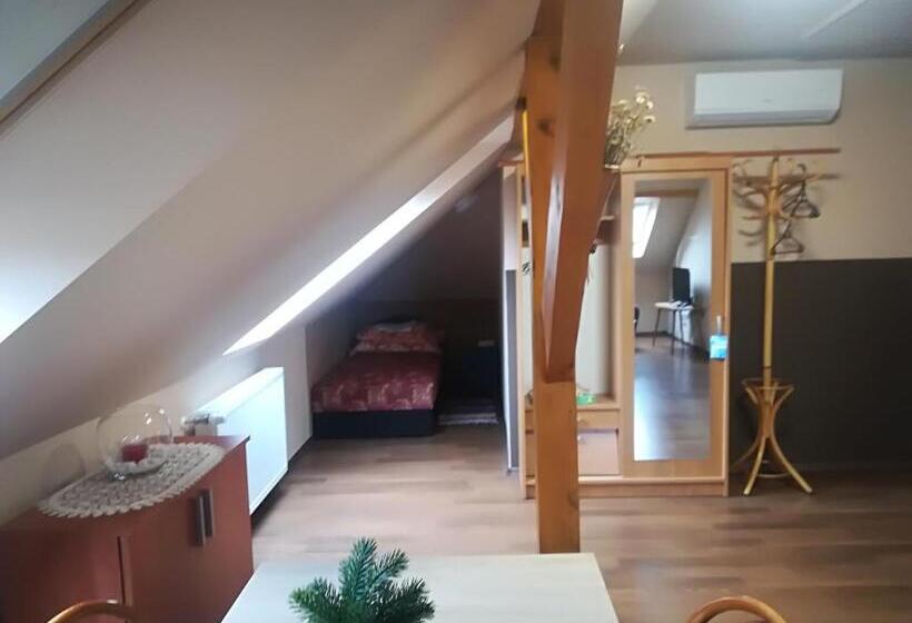 スイート（家族用）, Vár Liget Vendégház