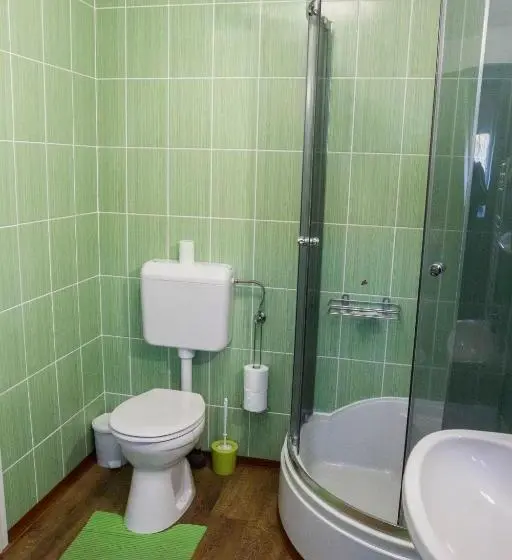 Perhesviitti, Vár Liget Vendégház