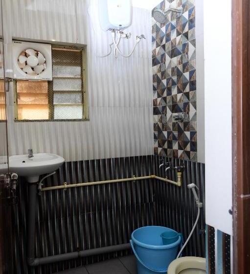 חדר סטנדרט, Aradhya Inn Deralakatte