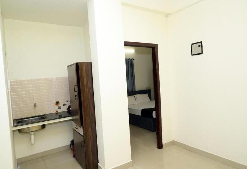 דירת חדר, Aradhya Inn Deralakatte