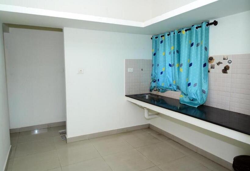 家庭间, Aradhya Inn Deralakatte