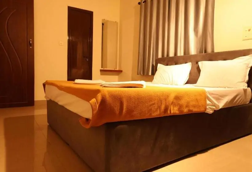 デラックスルーム, Aradhya Inn Deralakatte