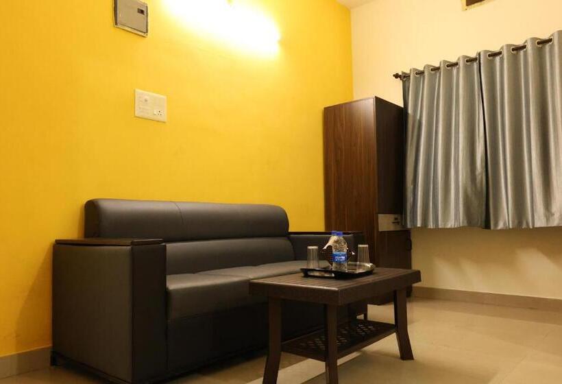 דירת חדר, Aradhya Inn Deralakatte