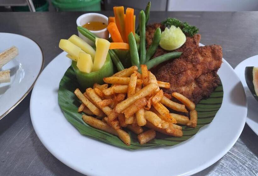 חדר דלוקס לשלושה, Sanhida Polonnaruwa