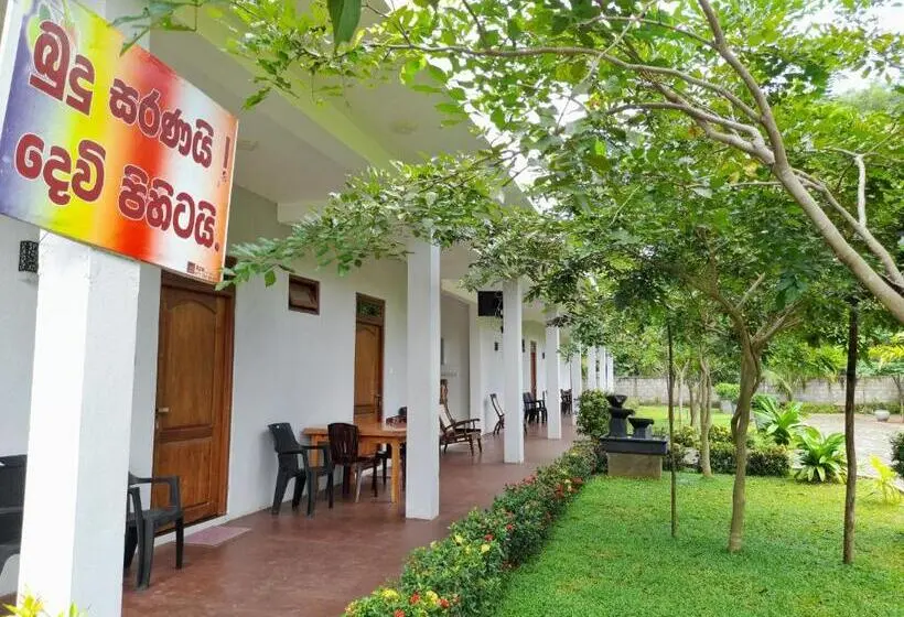 اتاق لوکس خانوادگی, Sanhida Polonnaruwa