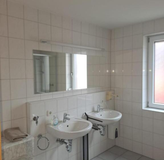 Quarto Standard Individual para Deficientes, Gasthof Hirschkeller