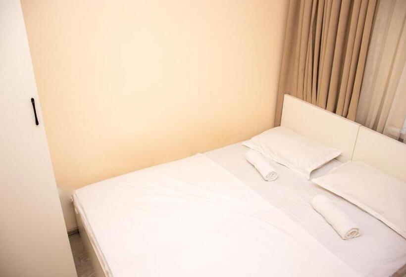 سوییت خانوادگی, A&g Apart