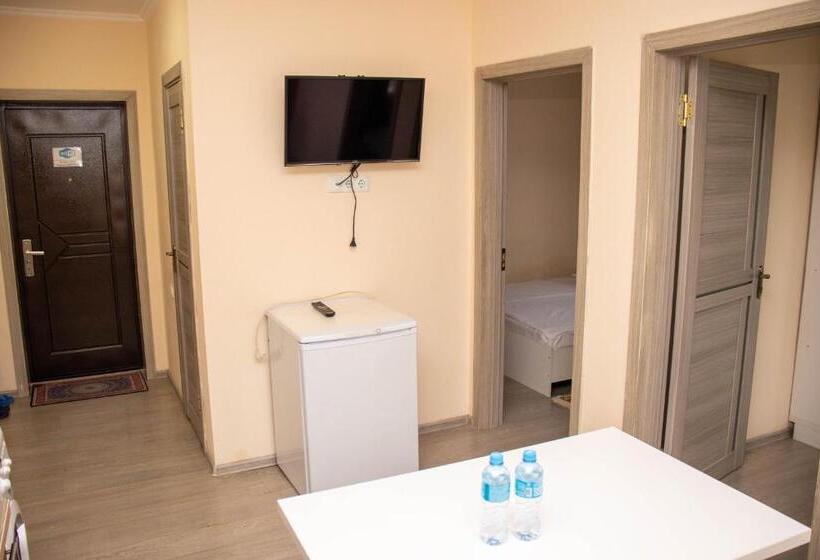 سوییت خانوادگی, A&g Apart