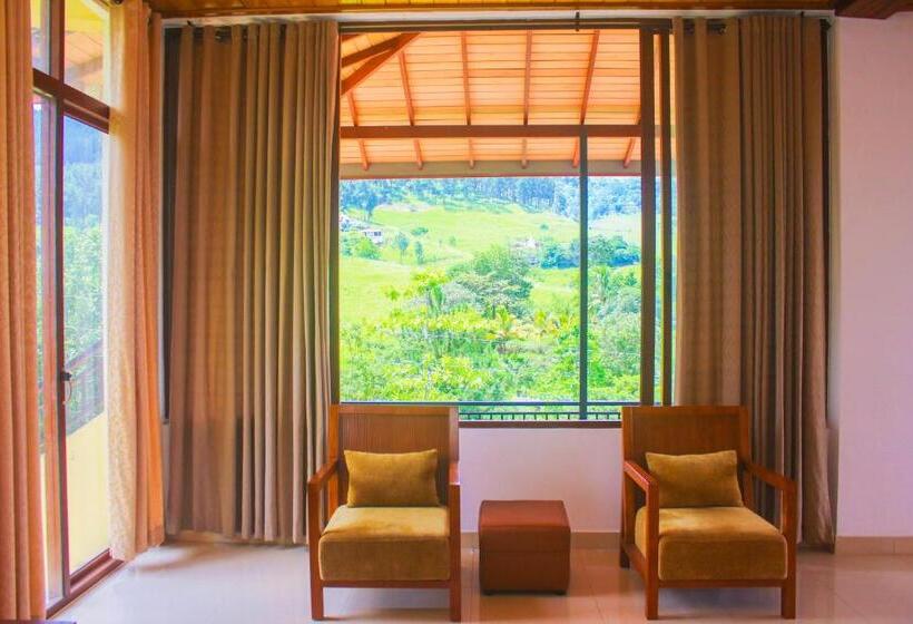 Номер Стандарт Вид на Горы, Camellia Rise