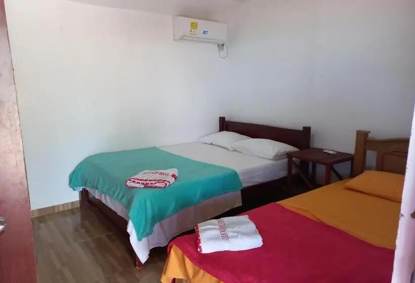 Standard Kolmen Hengen Huone, Refugio Pantu