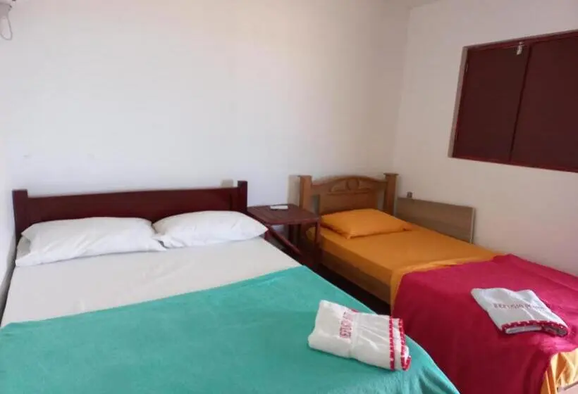 Standard Kolmen Hengen Huone, Refugio Pantu