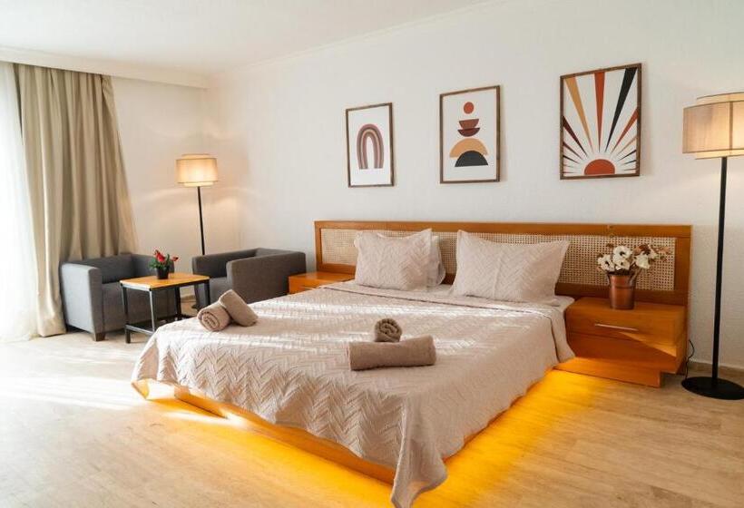 Семейный Номер, Regulus Beach Resort