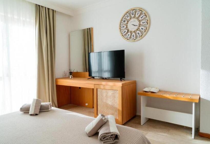 Семейный Номер, Regulus Beach Resort