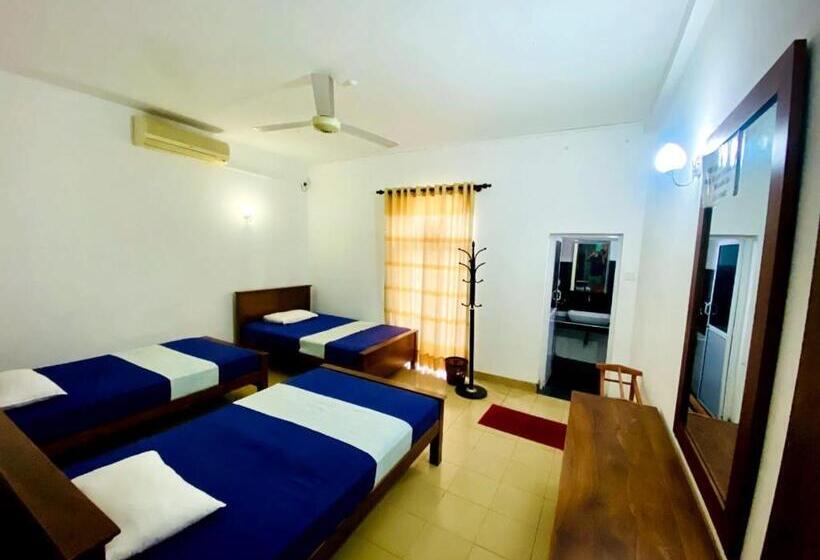 Трехместный Номер Комфорт, Punchi Walawwa Holiday Bungalow