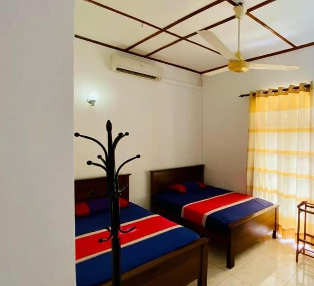 اتاق راحتی سه تخته, Punchi Walawwa Holiday Bungalow