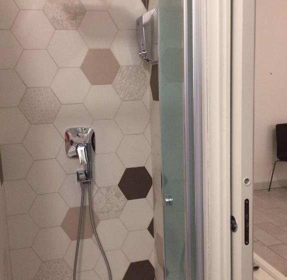 Номер Economy, Ape