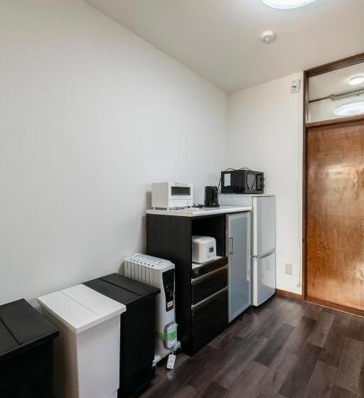 דירת חדר, Hatsune