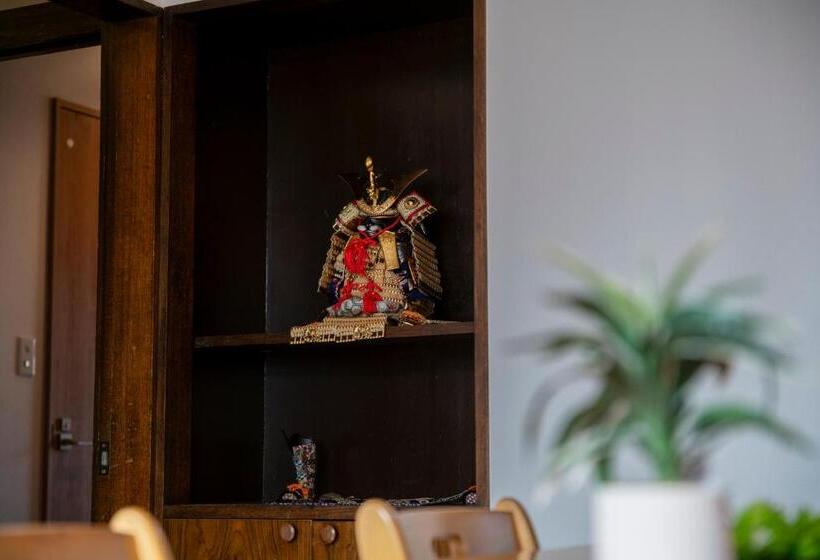 דירת חדר, Hatsune