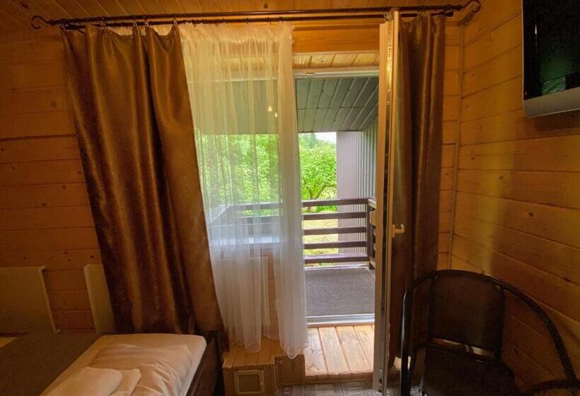 Standardrum med Balkong, порядна ґаздиня