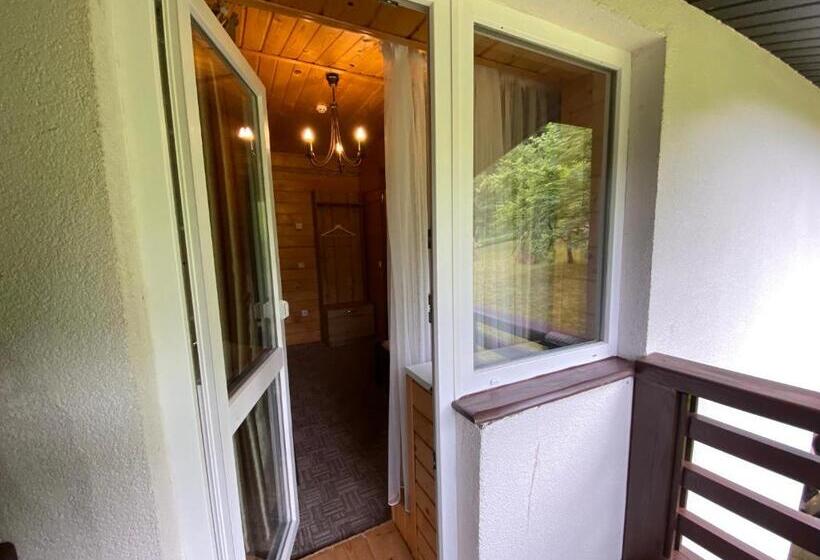 Standardrum med Balkong, порядна ґаздиня