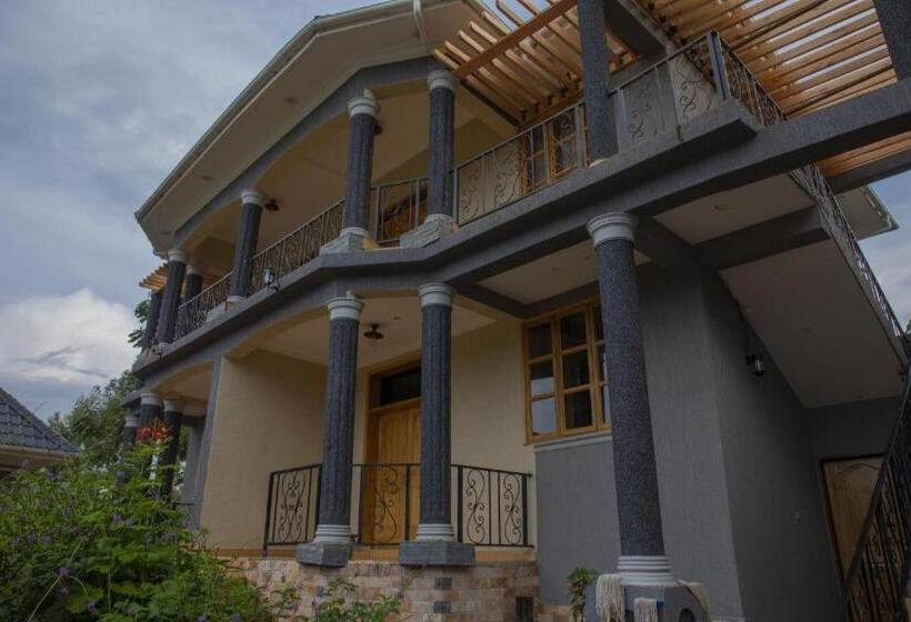 سوییت, Mt. Rwenzori Golf Resort & Spa