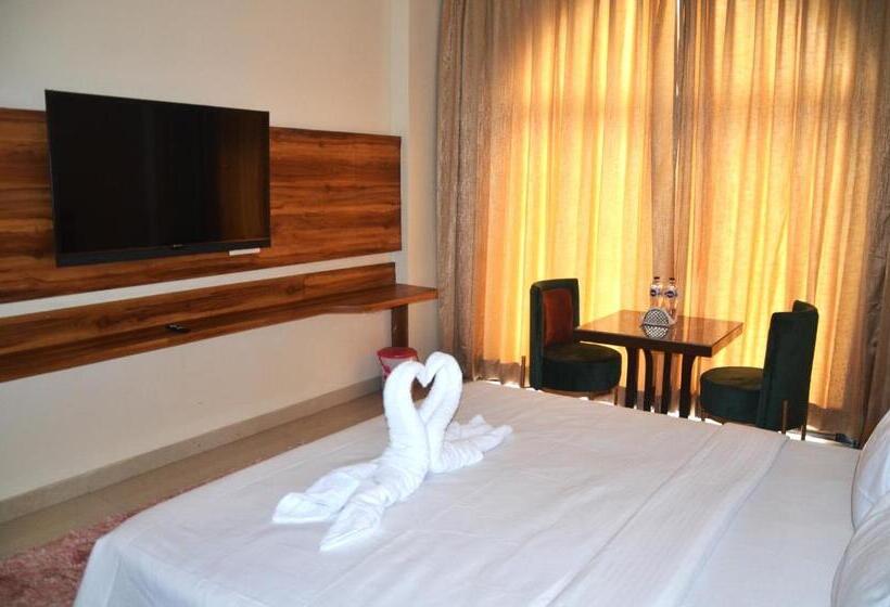 اتاق استاندارد با بالکن, Royal Heritage Resort Pilibhit