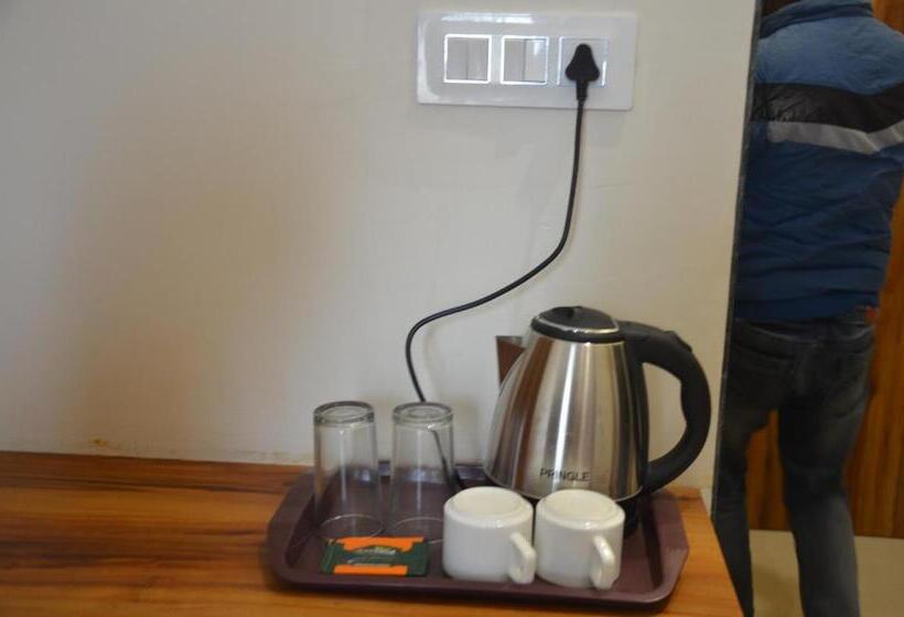 اتاق استاندارد با بالکن, Royal Heritage Resort Pilibhit