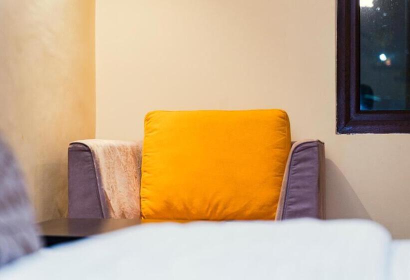 スタンダードルーム, Bliss Hungry Jack