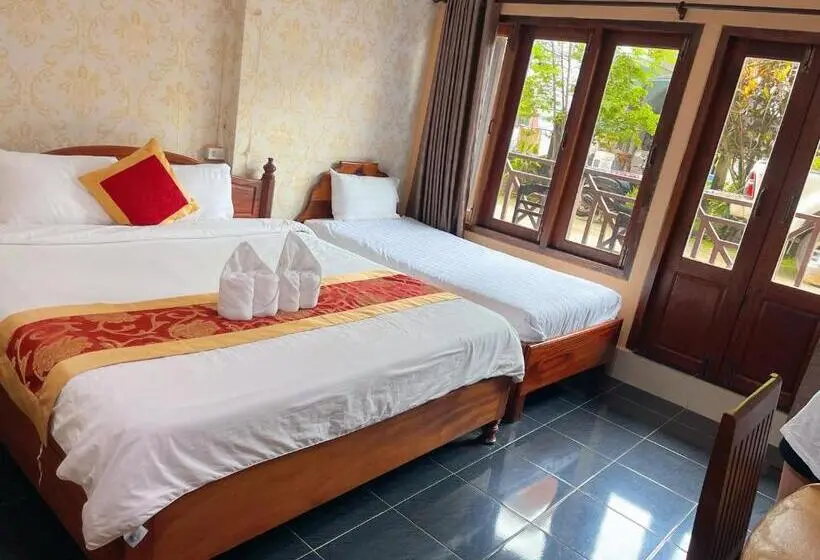 اتاق استاندارد سه نفره, Vangvieng Sisavang Mountain View