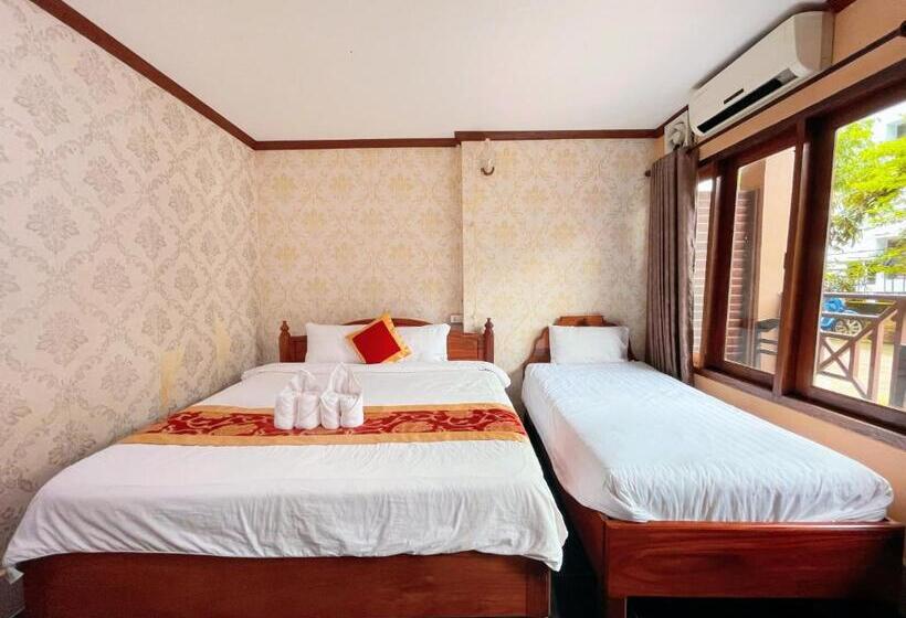 스탠다드 트리플 룸, Vangvieng Sisavang Mountain View