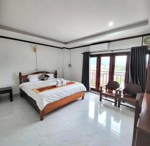 اتاق لوکس با بالکن, Vangvieng Sisavang Mountain View
