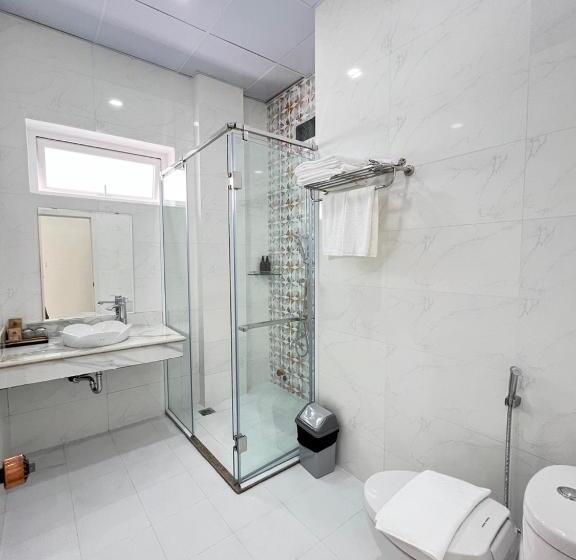 اتاق استاندارد با تخت بزرگ, Paris Hotel Châu đốc