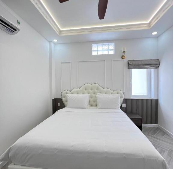 اتاق استاندارد با تخت بزرگ, Paris Hotel Châu đốc