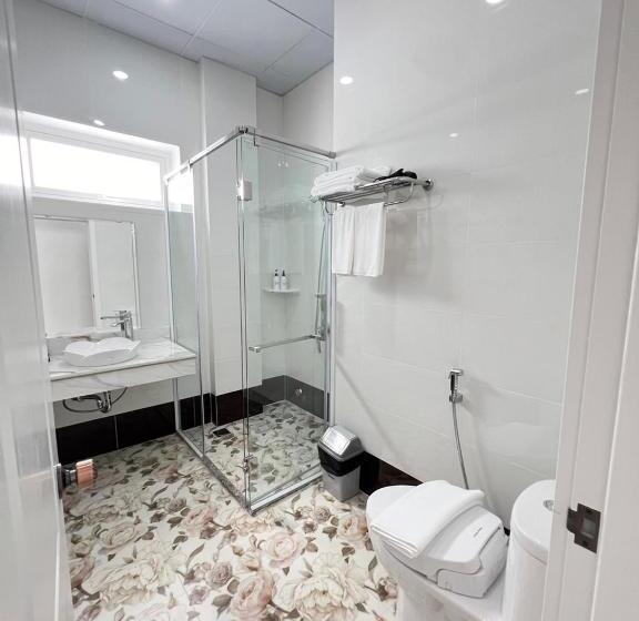 اتاق استاندارد با تخت بزرگ, Paris Hotel Châu đốc