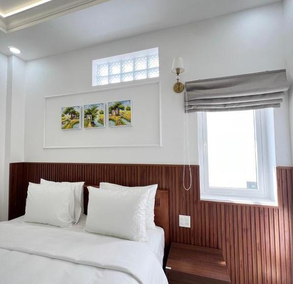 اتاق استاندارد با تخت بزرگ, Paris Hotel Châu đốc