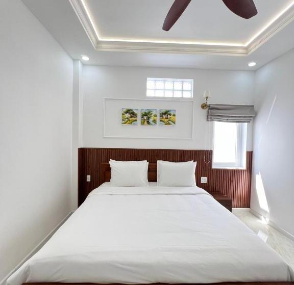 اتاق استاندارد با تخت بزرگ, Paris Hotel Châu đốc