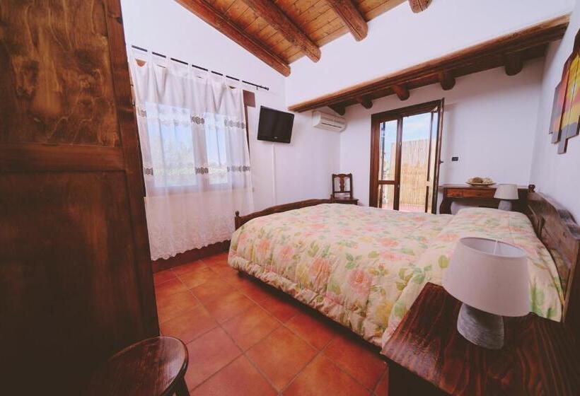 اتاق استاندارد با تراس, B&b Casale Degli Ulivi